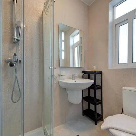 New Apt By Sf Homes - Close To The Beach St. Paul's Bay Exterior photo